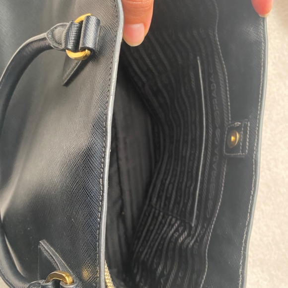 Prada Saffiano bag - Picture 5 of 7